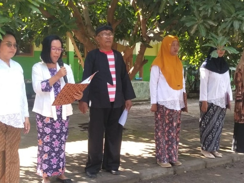 UPACARA MEMPERINGATI HARI KARTINI