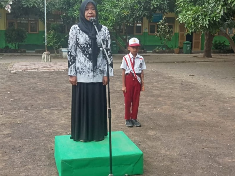 UPACARA BENDERA HARI SENIN